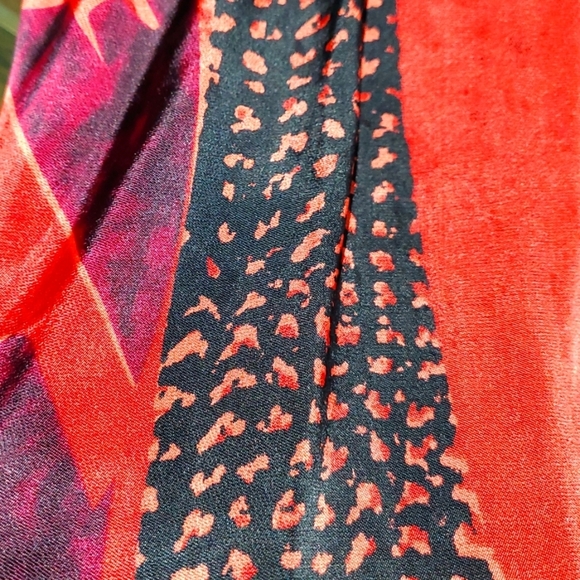 CABI ABSTRACT SILK BLEND SLEEVELESS BLOUSE  SIZE LARGE RED BLACK DOT TUNIC TANK - Picture 4 of 11